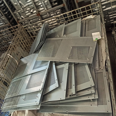 Fabrication polyvalente de tôles métalliques pour des applications solides et lisses