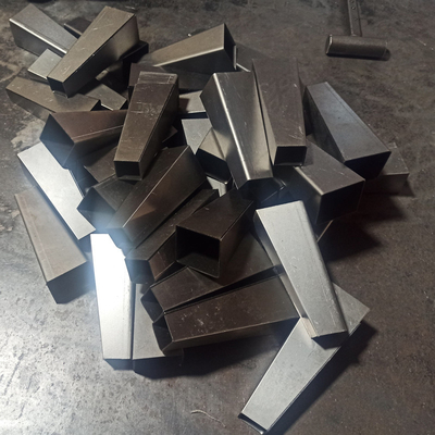 Fabrication de tôles métalliques de précision légères avec finition lisse