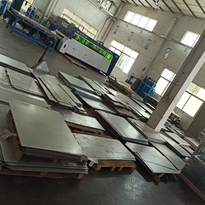 Fabrication polyvalente de tôles métalliques pour des applications solides et lisses