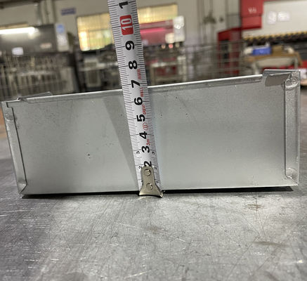 Boîte électrique en tôle métallique à montage de surface avec numéros et configurations de sortie personnalisables