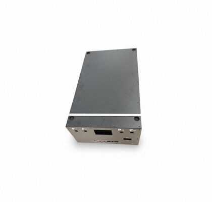 Armoire de stockage d'énergie en tôle métallique thermolaquée offrant une grande durabilité, idéale pour les environnements difficiles et une longue durée de vie